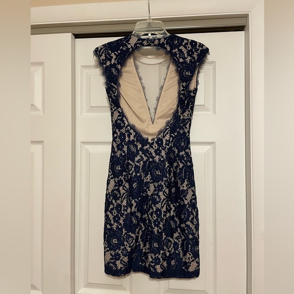 Aidan Mattox Navy Lace Overlay Cocktail Dress - Size 2 - Picture 6 of 9